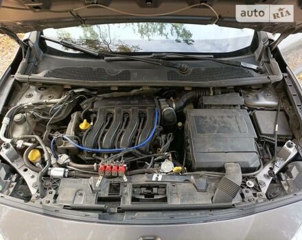 Сірий Рено Флюенс, об'ємом двигуна 1.6 л та пробігом 216 тис. км за 6400 $, фото 3 на Automoto.ua