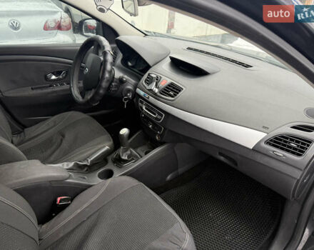 Серый Рено Флюенс, объемом двигателя 1.6 л и пробегом 300 тыс. км за 2999 $, фото 18 на Automoto.ua