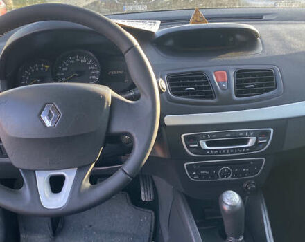 Серый Рено Флюенс, объемом двигателя 1.6 л и пробегом 298 тыс. км за 5000 $, фото 8 на Automoto.ua