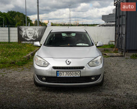 Серый Рено Флюенс, объемом двигателя 1.6 л и пробегом 298 тыс. км за 5000 $, фото 2 на Automoto.ua