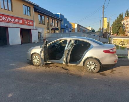 Серый Рено Флюенс, объемом двигателя 1.5 л и пробегом 228 тыс. км за 6000 $, фото 6 на Automoto.ua