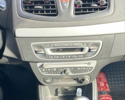 Серый Рено Флюенс, объемом двигателя 1.5 л и пробегом 300 тыс. км за 6000 $, фото 12 на Automoto.ua