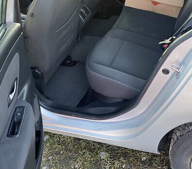 Серый Рено Флюенс, объемом двигателя 1.6 л и пробегом 298 тыс. км за 5000 $, фото 12 на Automoto.ua