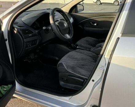 Серый Рено Флюенс, объемом двигателя 1.6 л и пробегом 272 тыс. км за 5200 $, фото 7 на Automoto.ua