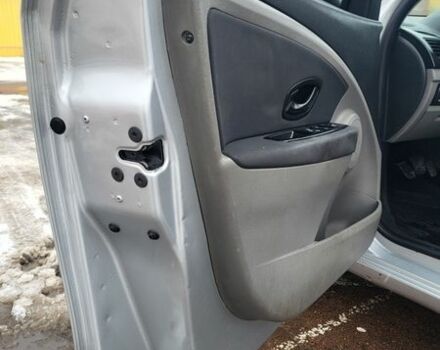 Серый Рено Флюенс, объемом двигателя 1.6 л и пробегом 300 тыс. км за 6500 $, фото 7 на Automoto.ua