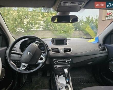Серый Рено Флюенс, объемом двигателя 0 л и пробегом 130 тыс. км за 3950 $, фото 5 на Automoto.ua