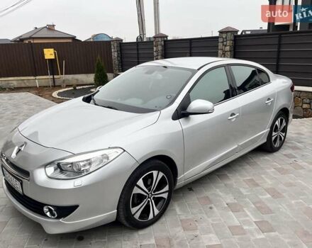 Серый Рено Флюенс, объемом двигателя 2 л и пробегом 130 тыс. км за 8150 $, фото 2 на Automoto.ua