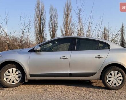 Серый Рено Флюенс, объемом двигателя 1.6 л и пробегом 150 тыс. км за 8000 $, фото 9 на Automoto.ua