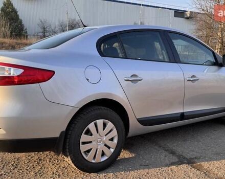 Серый Рено Флюенс, объемом двигателя 1.6 л и пробегом 150 тыс. км за 8000 $, фото 10 на Automoto.ua