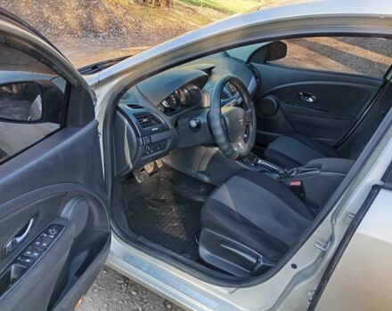 Сірий Рено Флюенс, об'ємом двигуна 1.6 л та пробігом 380 тис. км за 3999 $, фото 4 на Automoto.ua