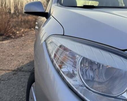 Серый Рено Флюенс, объемом двигателя 1.6 л и пробегом 150 тыс. км за 8000 $, фото 12 на Automoto.ua