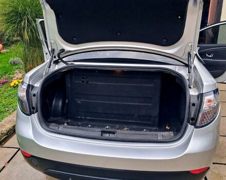 Сірий Рено Флюенс, об'ємом двигуна 0 л та пробігом 144 тис. км за 4070 $, фото 5 на Automoto.ua