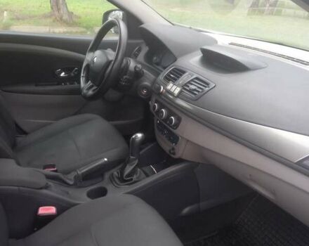 Серый Рено Флюенс, объемом двигателя 1.6 л и пробегом 280 тыс. км за 6500 $, фото 11 на Automoto.ua