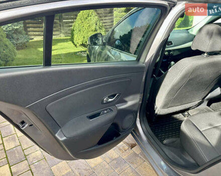 Серый Рено Флюенс, объемом двигателя 1.5 л и пробегом 95 тыс. км за 8750 $, фото 26 на Automoto.ua