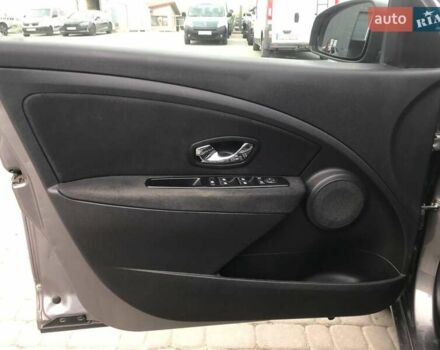 Серый Рено Флюенс, объемом двигателя 1.5 л и пробегом 235 тыс. км за 5500 $, фото 16 на Automoto.ua