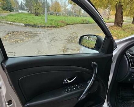 Сірий Рено Флюенс, об'ємом двигуна 1.6 л та пробігом 118 тис. км за 7850 $, фото 11 на Automoto.ua