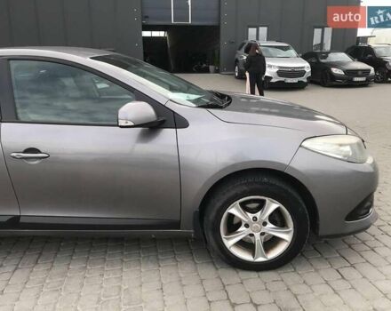 Серый Рено Флюенс, объемом двигателя 1.5 л и пробегом 235 тыс. км за 5500 $, фото 3 на Automoto.ua