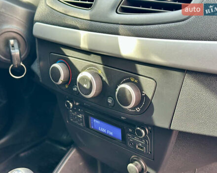 Серый Рено Флюенс, объемом двигателя 1.5 л и пробегом 95 тыс. км за 8750 $, фото 25 на Automoto.ua