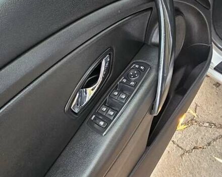 Сірий Рено Флюенс, об'ємом двигуна 1.6 л та пробігом 118 тис. км за 7850 $, фото 12 на Automoto.ua