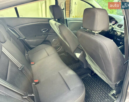 Серый Рено Флюенс, объемом двигателя 1.5 л и пробегом 95 тыс. км за 8750 $, фото 21 на Automoto.ua