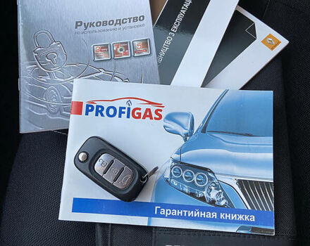 Сірий Рено Флюенс, об'ємом двигуна 1.6 л та пробігом 210 тис. км за 6500 $, фото 43 на Automoto.ua