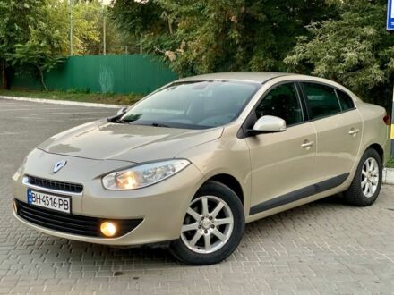 Рено Флюенс 2010 в Одессе на Automoto.ua Серый Рено Флюенс, объемом двигателя 1.5 л и пробегом 187 тыс. км за 6899 $, фото 1 на Automoto.ua