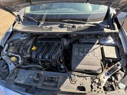 Серый Рено Флюенс, объемом двигателя 1.6 л и пробегом 423 тыс. км за 4300 $, фото 1 на Automoto.ua