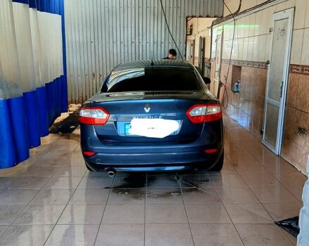 Серый Рено Флюенс, объемом двигателя 1.6 л и пробегом 300 тыс. км за 6000 $, фото 1 на Automoto.ua