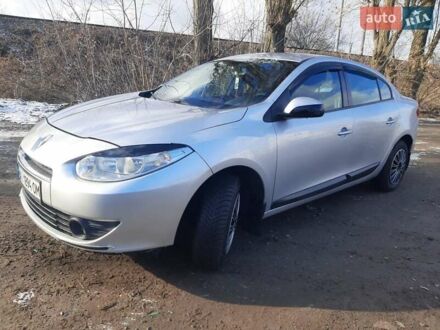 Рено Флюенс 2011 в Чернигове на Automoto.ua Серый Рено Флюенс, объемом двигателя 1.46 л и пробегом 330 тыс. км за 5700 $, фото 1 на Automoto.ua