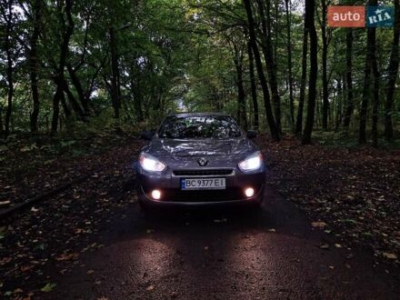 Рено Флюенс 2011 в Львове на Automoto.ua Серый Рено Флюенс, объемом двигателя 1.6 л и пробегом 223 тыс. км за 4500 $, фото 1 на Automoto.ua