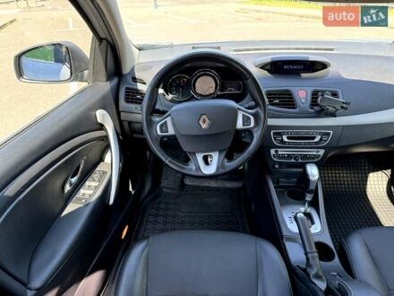 Рено Флюенс 2011 у Києві на Automoto.ua Сірий Рено Флюенс, об'ємом двигуна 2 л та пробігом 217 тис. км за 6400 $, фото 1 на Automoto.ua