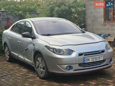 Сірий Рено Флюенс, об'ємом двигуна 0 л та пробігом 130 тис. км за 3400 $, фото 1 на Automoto.ua