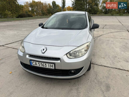 Рено Флюенс 2012 в Каневе на Automoto.ua Серый Рено Флюенс, объемом двигателя 1.6 л и пробегом 199 тыс. км за 7000 $, фото 1 на Automoto.ua
