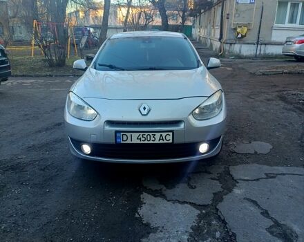Серый Рено Флюенс, объемом двигателя 1.5 л и пробегом 400 тыс. км за 4600 $, фото 1 на Automoto.ua