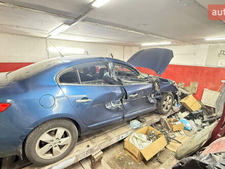 Синій Рено Флюенс, об'ємом двигуна 2 л та пробігом 362 тис. км за 3500 $, фото 1 на Automoto.ua