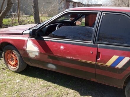 Рено Фуего 1981 в Николаеве на Automoto.ua Красный Рено Фуего, объемом двигателя 2 л и пробегом 200 тыс. км за 775 $, фото 1 на Automoto.ua