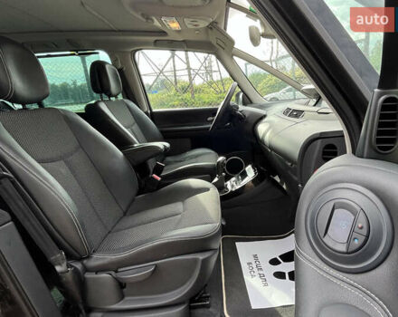 Черный Рено Гранд Эспейс, объемом двигателя 2 л и пробегом 197 тыс. км за 7800 $, фото 21 на Automoto.ua