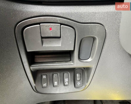 Черный Рено Гранд Эспейс, объемом двигателя 2 л и пробегом 197 тыс. км за 7800 $, фото 11 на Automoto.ua