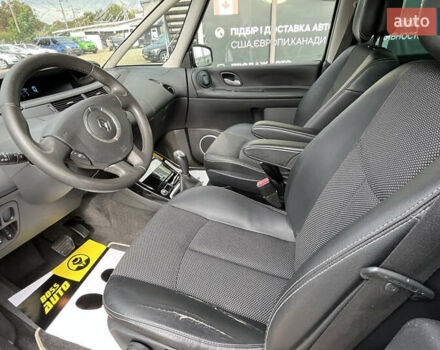 Черный Рено Гранд Эспейс, объемом двигателя 2 л и пробегом 197 тыс. км за 7800 $, фото 10 на Automoto.ua