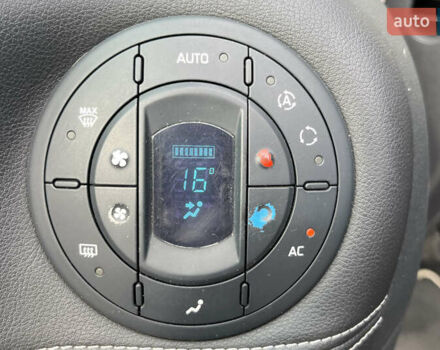 Черный Рено Гранд Эспейс, объемом двигателя 2 л и пробегом 197 тыс. км за 7800 $, фото 7 на Automoto.ua