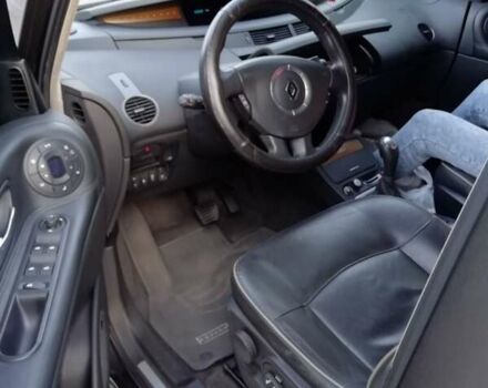 Серый Рено Гранд Эспейс, объемом двигателя 2 л и пробегом 178 тыс. км за 7500 $, фото 2 на Automoto.ua