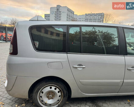 Серый Рено Гранд Эспейс, объемом двигателя 2 л и пробегом 330 тыс. км за 5800 $, фото 6 на Automoto.ua