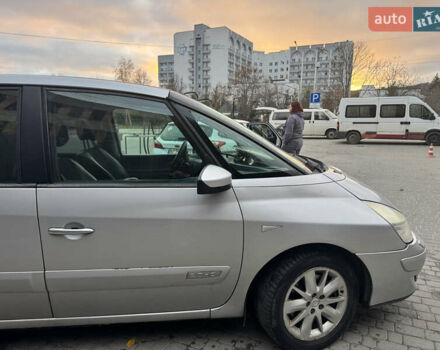 Серый Рено Гранд Эспейс, объемом двигателя 2 л и пробегом 330 тыс. км за 5800 $, фото 7 на Automoto.ua