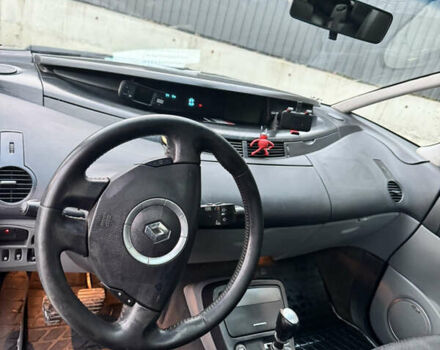 Серый Рено Гранд Эспейс, объемом двигателя 2 л и пробегом 330 тыс. км за 5800 $, фото 9 на Automoto.ua