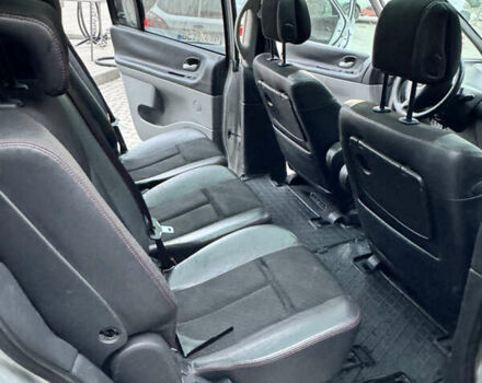 Серый Рено Гранд Эспейс, объемом двигателя 2 л и пробегом 330 тыс. км за 5800 $, фото 15 на Automoto.ua