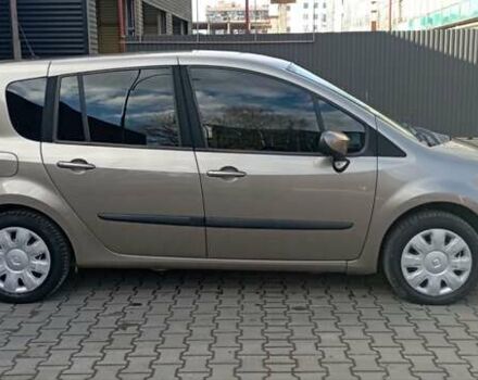 Коричневый Рено Grand Modus, объемом двигателя 1.6 л и пробегом 224 тыс. км за 5900 $, фото 3 на Automoto.ua