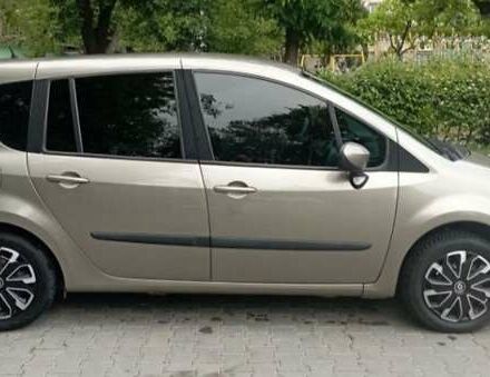 Коричневий Рено Grand Modus, об'ємом двигуна 1.6 л та пробігом 222 тис. км за 5800 $, фото 4 на Automoto.ua