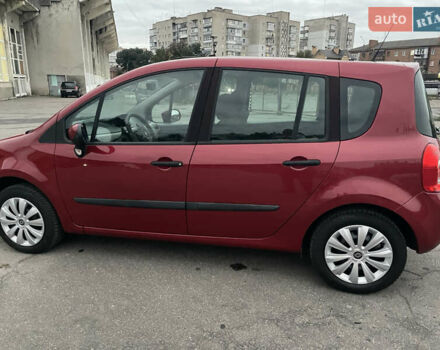Красный Рено Grand Modus, объемом двигателя 1.6 л и пробегом 172 тыс. км за 6250 $, фото 16 на Automoto.ua