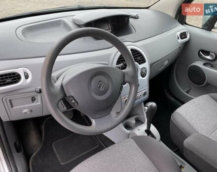 Серый Рено Grand Modus, объемом двигателя 1.6 л и пробегом 196 тыс. км за 6900 $, фото 5 на Automoto.ua