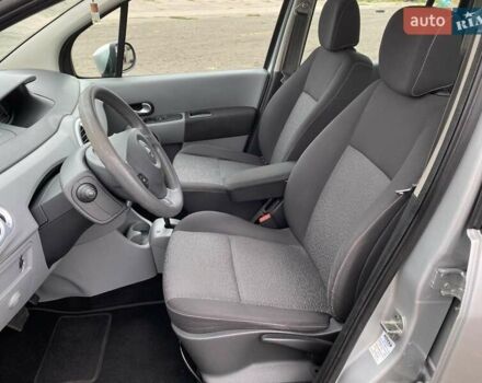 Серый Рено Grand Modus, объемом двигателя 1.6 л и пробегом 196 тыс. км за 6900 $, фото 7 на Automoto.ua